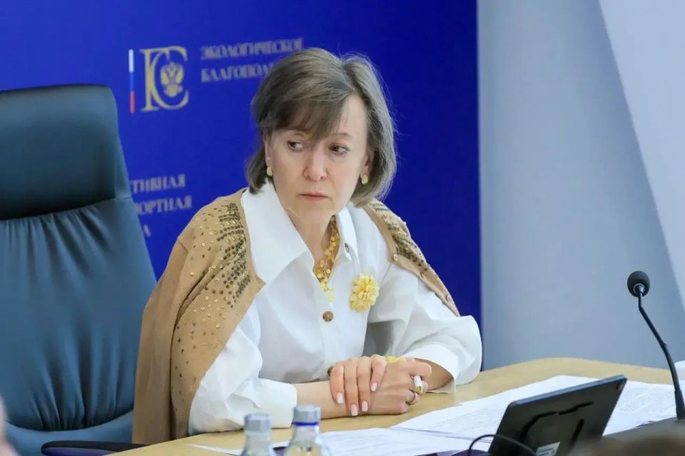 Александр Цыбульский: Вместе с Министром промышленности и торговли России Антоном Алихановым и генеральным директором Российского экспортного центра Вероникой Никишиной провели заседание комиссии Госсовета по направлению... Александр Цыбульский: Вместе с Министром промышленности и торговли России Антоном Алихановым и генеральным директором Российского экспортного центра Вероникой Никишиной провели заседание комиссии Госсовета по направлению...