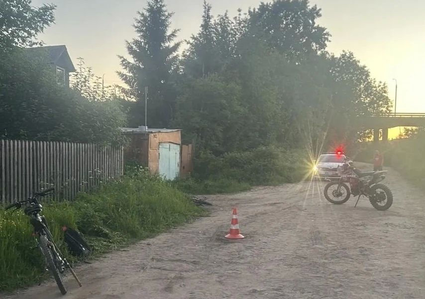 Питбайкер в Архангельске сбил двоих велосипедистов и скрылся с места ДТП Питбайкер в Архангельске сбил двоих велосипедистов и скрылся с места ДТП