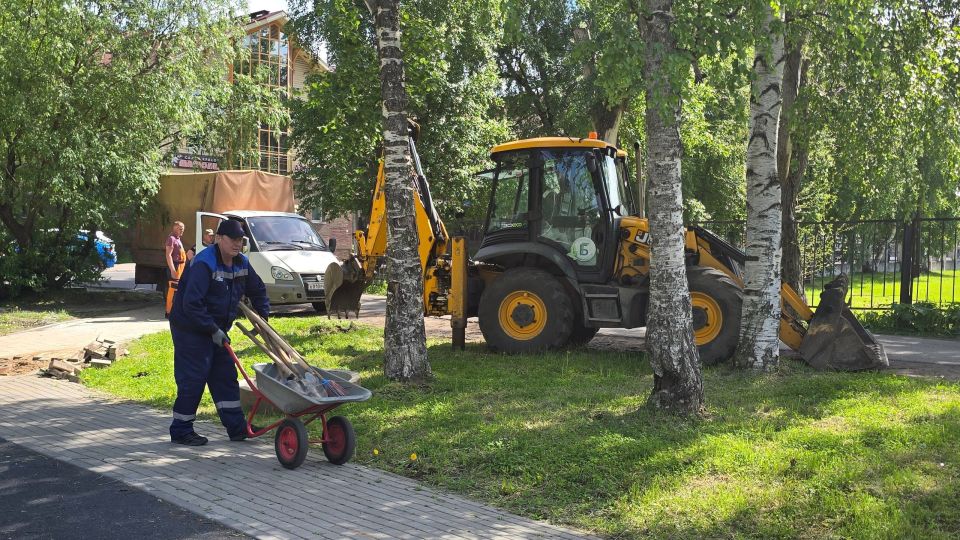 По поручению главы Архангельска Дмитрия Морева идет подготовка Белого сквера к празднованию 555-летнего юбилея Соломбалы По поручению главы Архангельска Дмитрия Морева идет подготовка Белого сквера к празднованию 555-летнего юбилея Соломбалы