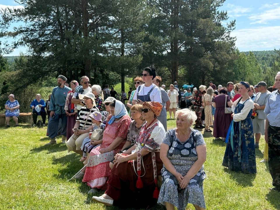 В деревне Андричево Вельского округа отгуляли «Яичное заговенье» В деревне Андричево Вельского округа отгуляли «Яичное заговенье»