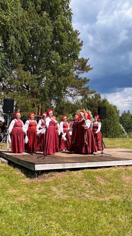 В деревне Андричево Вельского округа отгуляли «Яичное заговенье» В деревне Андричево Вельского округа отгуляли «Яичное заговенье»