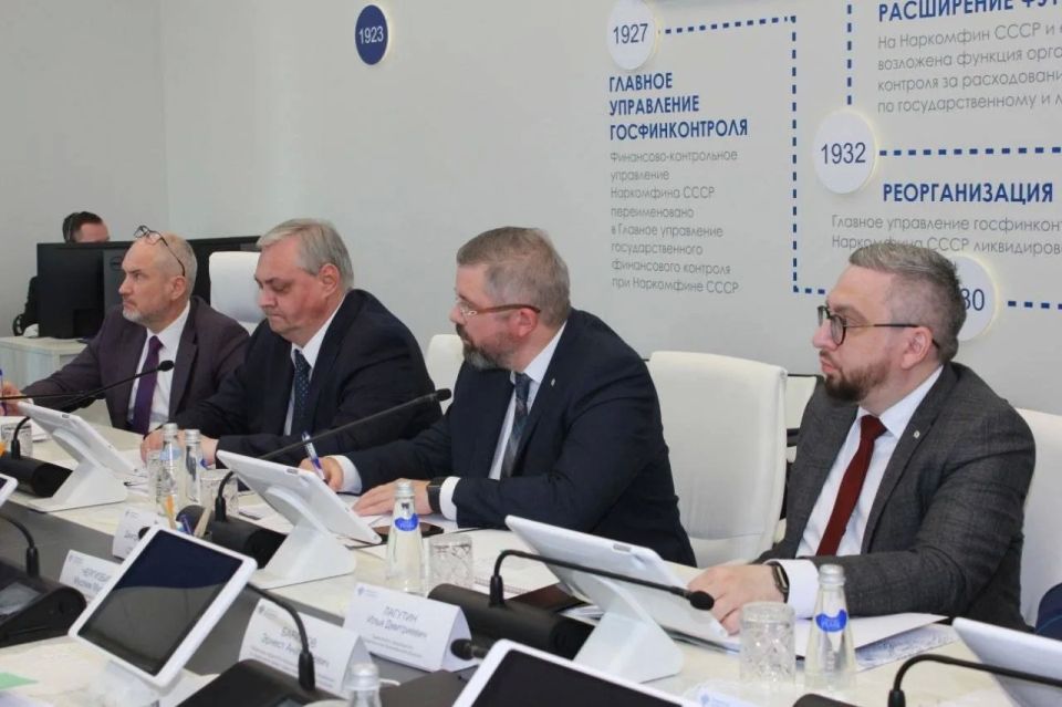 Руководитель Казначейства России Роман Артюхин провел заседание Контрольной комиссии Федерального казначейства Руководитель Казначейства России Роман Артюхин провел заседание Контрольной комиссии Федерального казначейства