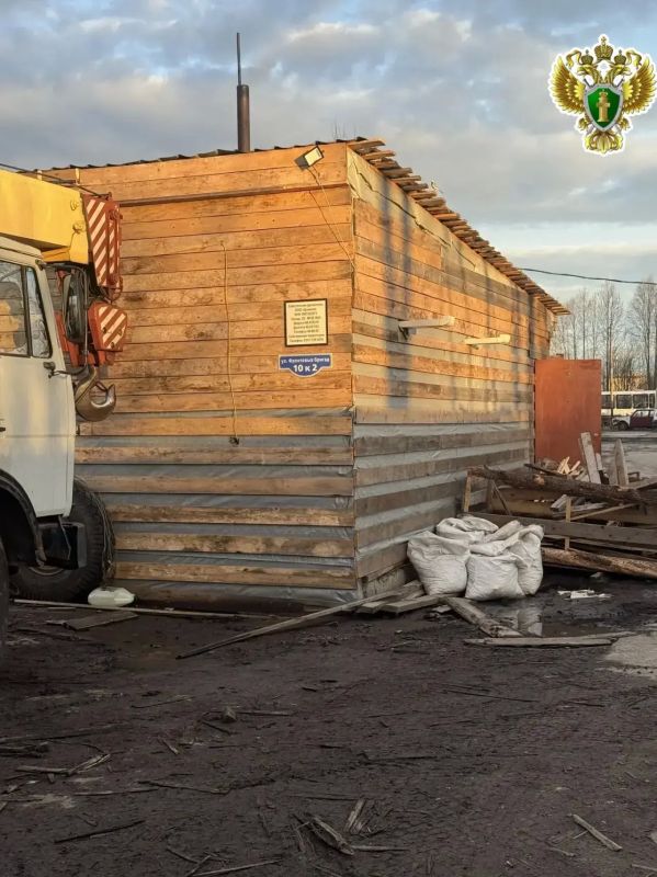 Архангельской природоохранной прокуратурой приняты меры к устранению нарушений законодательства о лесопользовании при обустройстве складов древесины