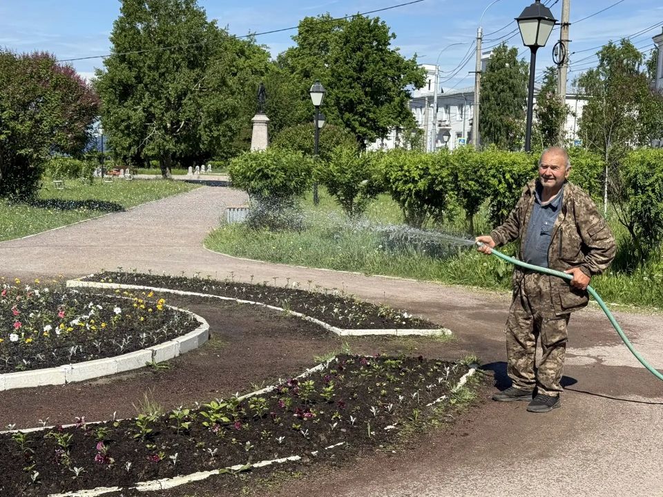После обеда выезжаю на объекты ремонта ТГК-2, от которых зависит восстановление горячего водоснабжения в городе После обеда выезжаю на объекты ремонта ТГК-2, от которых зависит восстановление горячего водоснабжения в городе