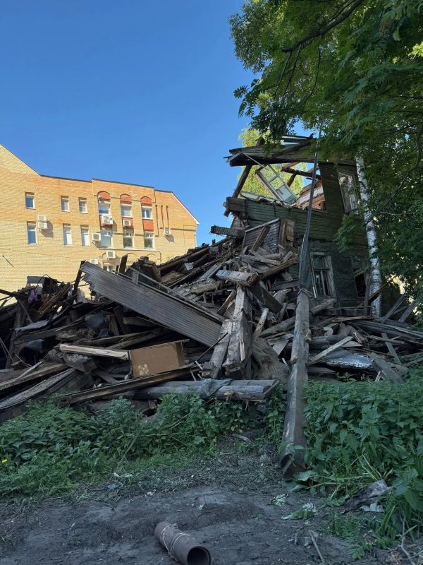 Дом на Свободы, 28 в Архангельске готовят к сносу Дом на Свободы, 28 в Архангельске готовят к сносу