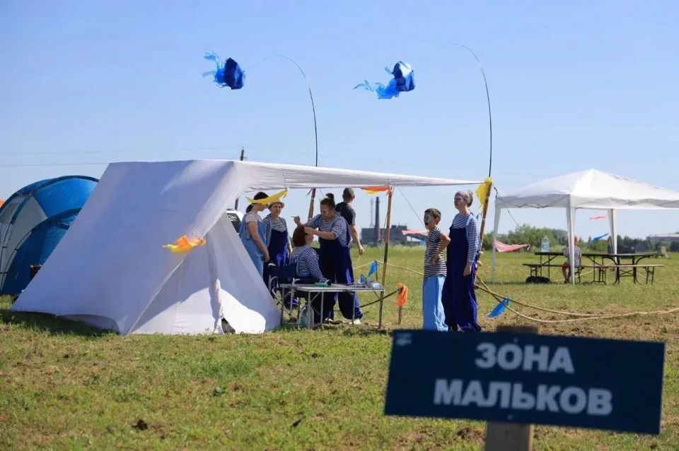 Александр Цыбульский: В парке «Наше место» проходит второй фестиваль «Рыбы в небе», посвященный морскому промыслу и поморскому фольклору: как традиционному, так и переосмысленному в современных реалиях Александр Цыбульский: В парке «Наше место» проходит второй фестиваль «Рыбы в небе», посвященный морскому промыслу и поморскому фольклору: как традиционному, так и переосмысленному в современных реалиях