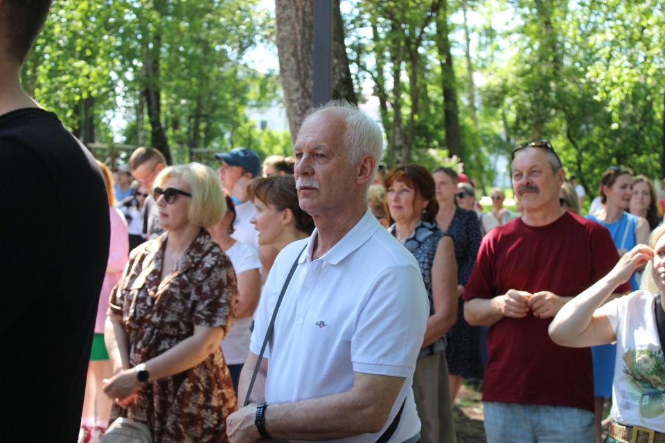 Петровском парке сегодня днём было оживлённо Петровском парке сегодня днём было оживлённо