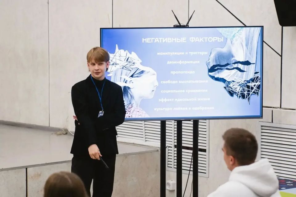 Александр Цыбульский: В Архангельске уже несколько лет развивается проект, который помогает молодым людям говорить о психологии свободно Александр Цыбульский: В Архангельске уже несколько лет развивается проект, который помогает молодым людям говорить о психологии свободно