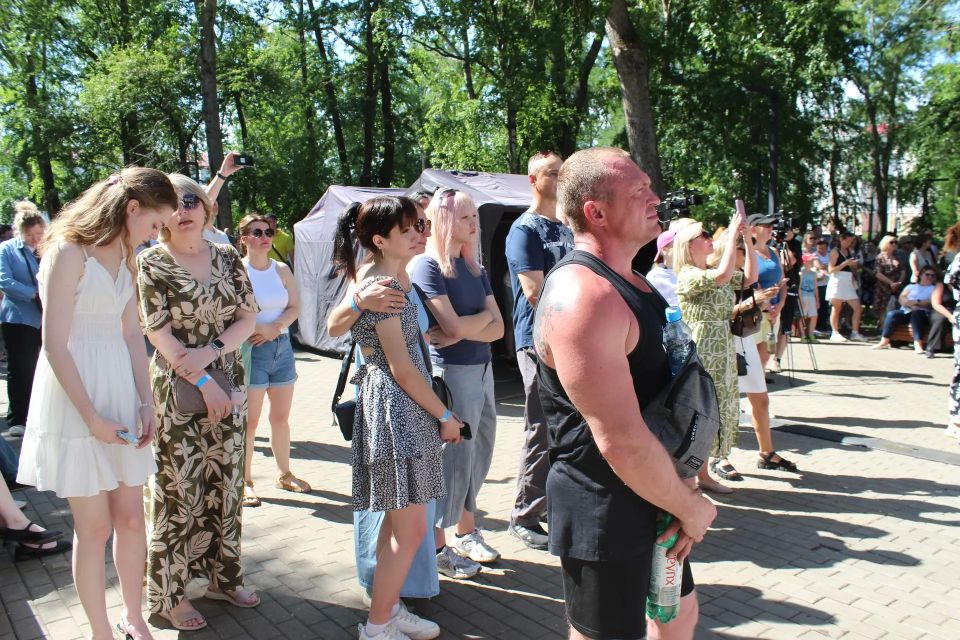 Петровском парке сегодня днём было оживлённо Петровском парке сегодня днём было оживлённо