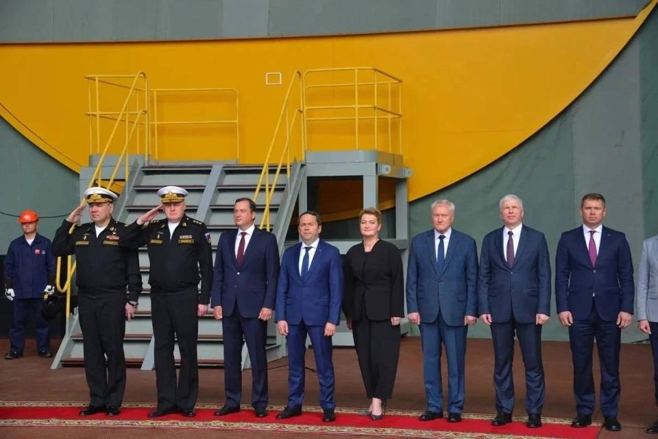 Игорь Арсентьев: Сегодня на предприятии ОСК Севмаш прошла торжественная закладка многоцелевого атомного подводного крейсера «Мурманск» проекта «ЯсеньМ» Игорь Арсентьев: Сегодня на предприятии ОСК Севмаш прошла торжественная закладка многоцелевого атомного подводного крейсера «Мурманск» проекта «ЯсеньМ»