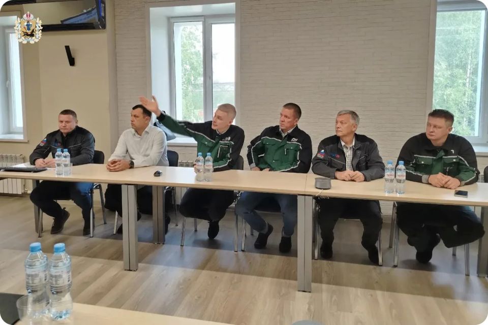 На предприятии «КМЗ» подвели итоги участия в федеральном проекте «Производительность труда» нацпроекта «Эффективная и конкурентная экономика» На предприятии «КМЗ» подвели итоги участия в федеральном проекте «Производительность труда» нацпроекта «Эффективная и конкурентная экономика»