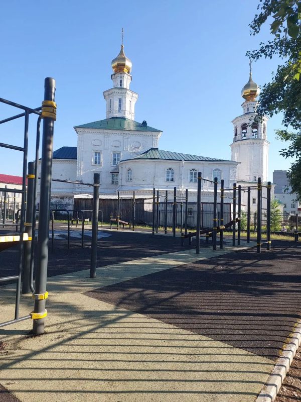 Спортплощадка у школы №1 открыта для всех желающих! Спортплощадка у школы №1 открыта для всех желающих!