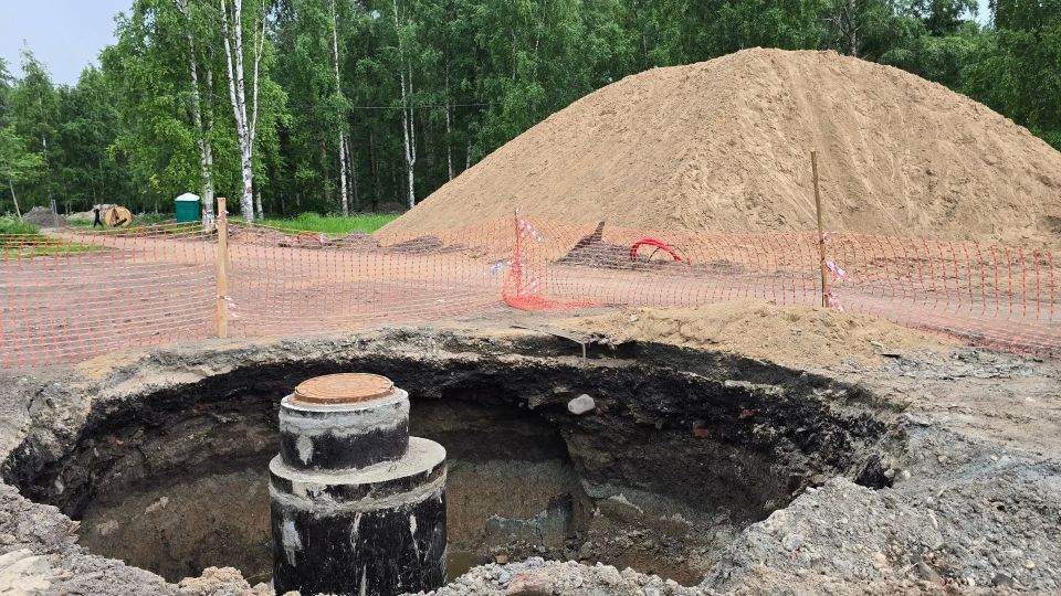 В парке имени Ломоносова Архангельска подрядчик обустраивает дренажную систему В парке имени Ломоносова Архангельска подрядчик обустраивает дренажную систему