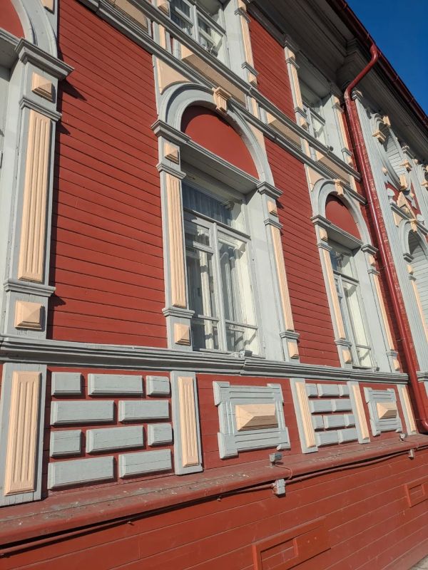 На Чумбаровке можно увидеть «деревянные кирпичи» На Чумбаровке можно увидеть «деревянные кирпичи»