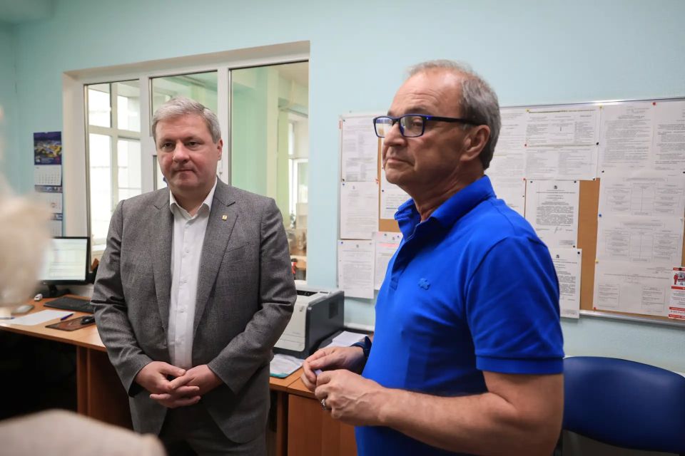 Накануне Дня медицинского работника посетил станцию скорой помощи Накануне Дня медицинского работника посетил станцию скорой помощи