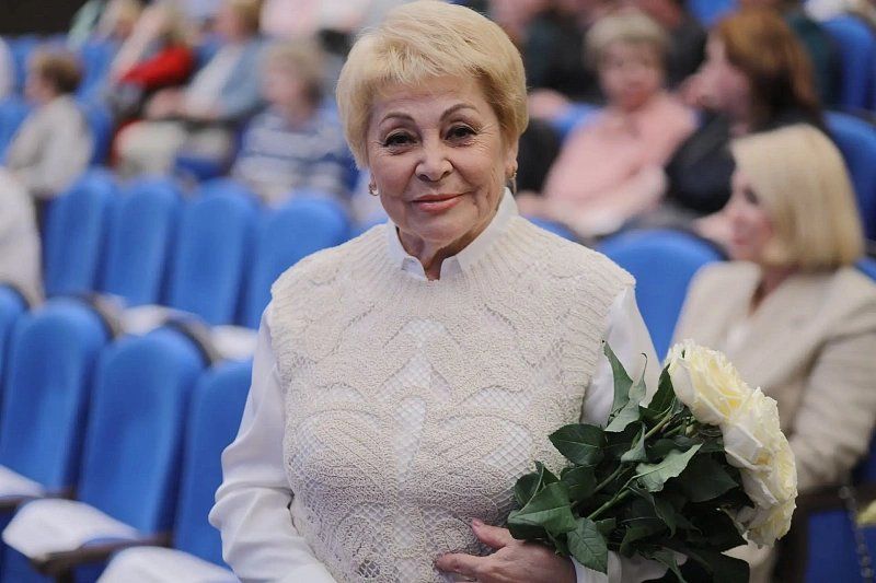 Фармацевт Нина Цаплина получила награду «За верность профессии»