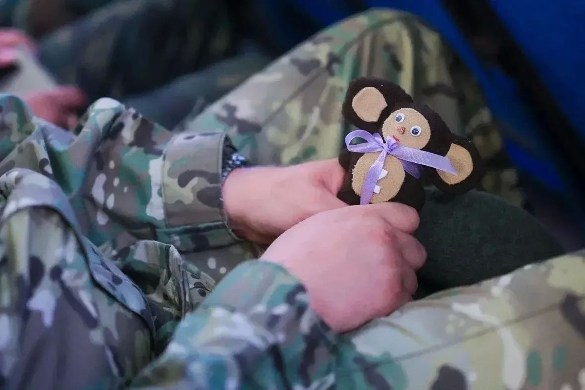 Александр Цыбульский: Военные песни всегда были частью солдатской жизни: они поддерживали в трудные минуты, помогали сохранять веру, напоминали о доме, семье и Родине Александр Цыбульский: Военные песни всегда были частью солдатской жизни: они поддерживали в трудные минуты, помогали сохранять веру, напоминали о доме, семье и Родине