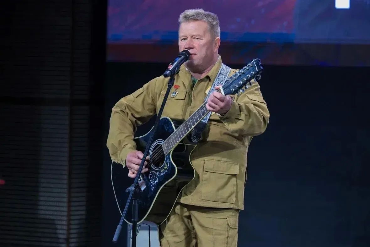Александр Цыбульский: Военные песни всегда были частью солдатской жизни: они поддерживали в трудные минуты, помогали сохранять веру, напоминали о доме, семье и Родине Александр Цыбульский: Военные песни всегда были частью солдатской жизни: они поддерживали в трудные минуты, помогали сохранять веру, напоминали о доме, семье и Родине