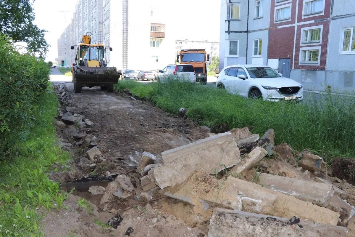 Игорь Арсентьев: В понедельник заключен муниципальный контракт на благоустройство нечётной стороны улицы Ломоносова, и подрядчик уже начал работать на объекте Игорь Арсентьев: В понедельник заключен муниципальный контракт на благоустройство нечётной стороны улицы Ломоносова, и подрядчик уже начал работать на объекте