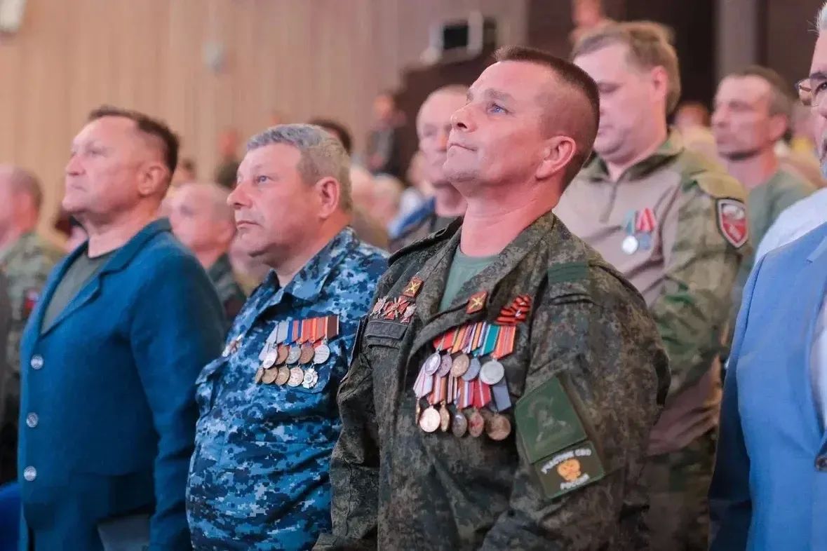 Александр Цыбульский: Военные песни всегда были частью солдатской жизни: они поддерживали в трудные минуты, помогали сохранять веру, напоминали о доме, семье и Родине Александр Цыбульский: Военные песни всегда были частью солдатской жизни: они поддерживали в трудные минуты, помогали сохранять веру, напоминали о доме, семье и Родине