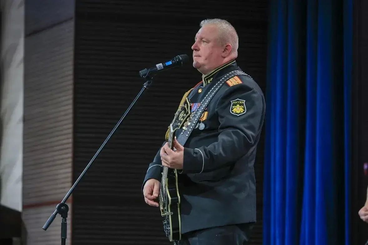 Александр Цыбульский: Военные песни всегда были частью солдатской жизни: они поддерживали в трудные минуты, помогали сохранять веру, напоминали о доме, семье и Родине Александр Цыбульский: Военные песни всегда были частью солдатской жизни: они поддерживали в трудные минуты, помогали сохранять веру, напоминали о доме, семье и Родине