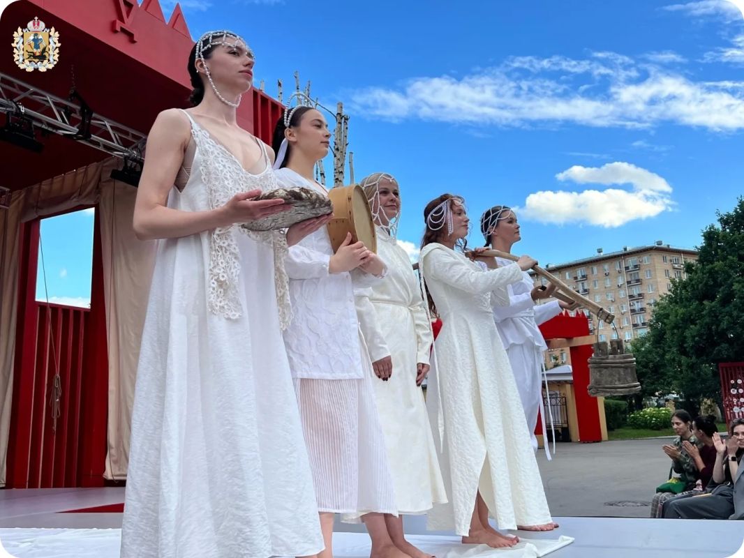 В Москве представили пластический перформанс «Богатырши В Москве представили пластический перформанс «Богатырши