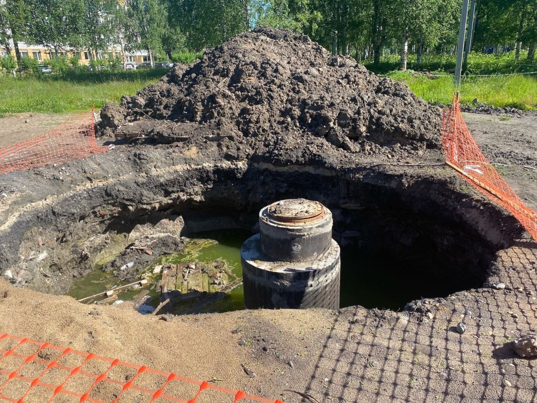 В парке Ломоносова продолжаются работы по благоустройству В парке Ломоносова продолжаются работы по благоустройству