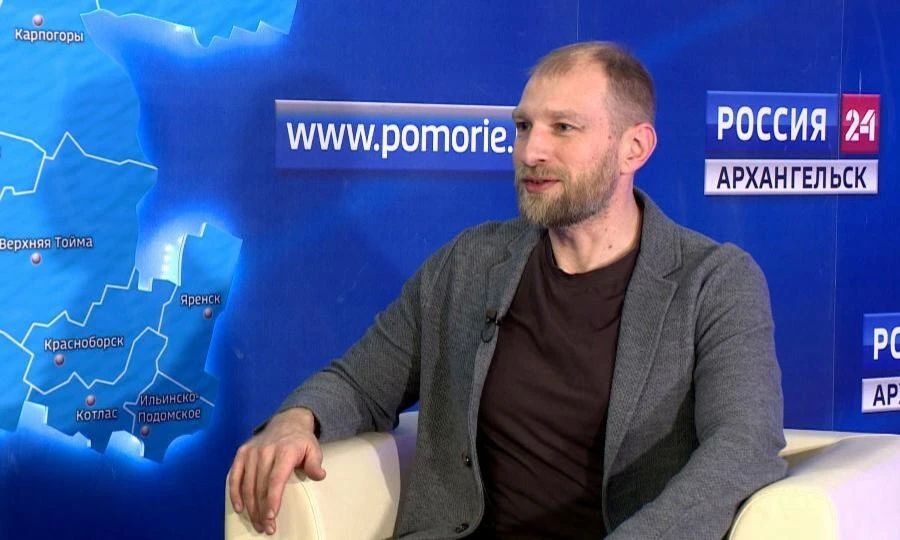 Глава Котласа Денис Шевела предложил горожанам выбрать между экономией топлива и регулярным покосом травы во дворах