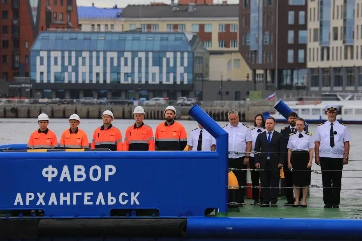 Александр Цыбульский: В морском порту Архангельск поднят государственный флаг на новом арктическом спасательном буксире ледового класса «Фавор» Александр Цыбульский: В морском порту Архангельск поднят государственный флаг на новом арктическом спасательном буксире ледового класса «Фавор»