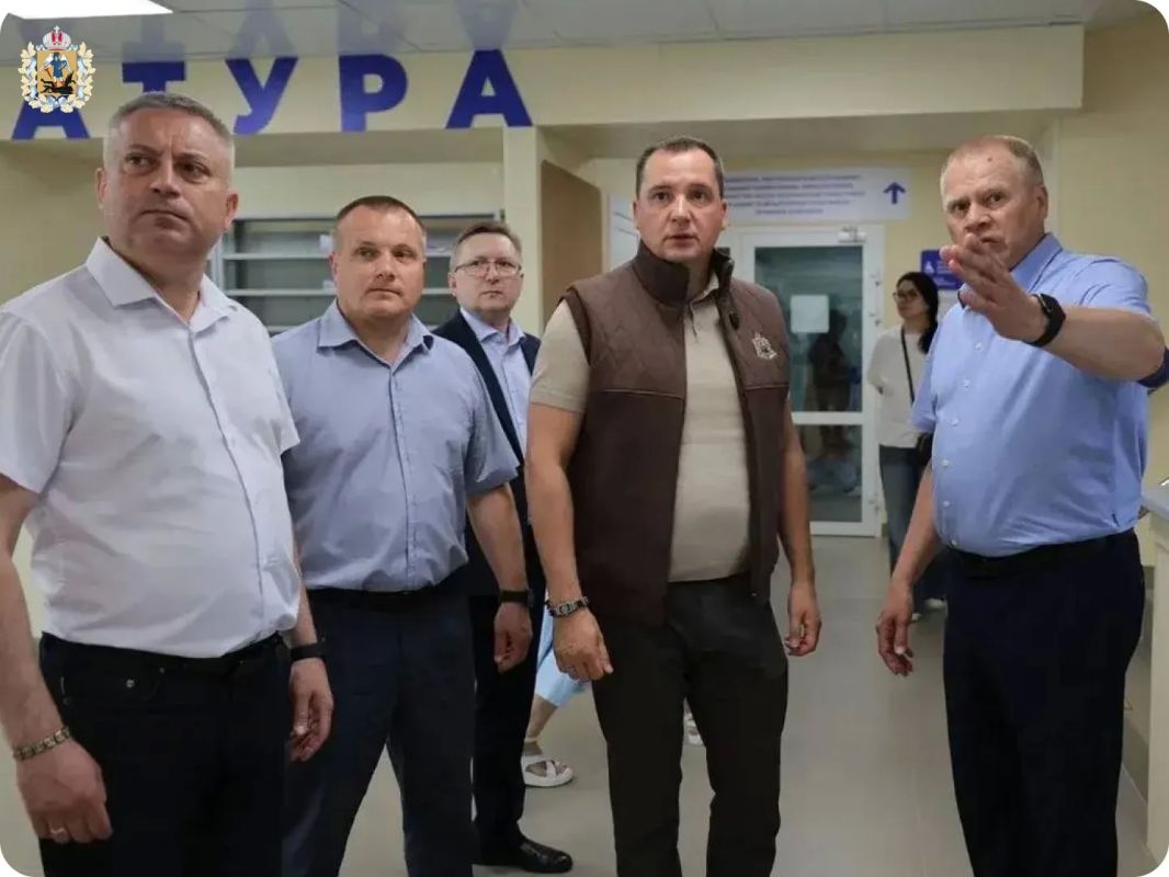Накануне губернатор Александр Цыбульский с рабочим визитом посетил Вельский округ Накануне губернатор Александр Цыбульский с рабочим визитом посетил Вельский округ