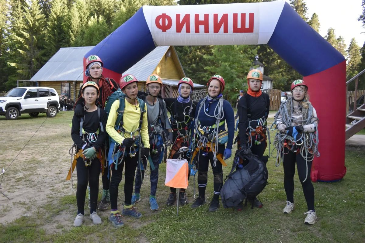Школьники Архангельской области приняли участие в межрегиональных соревнованиях «Школа безопасности» Школьники Архангельской области приняли участие в межрегиональных соревнованиях «Школа безопасности»