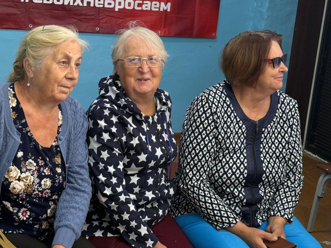 Игорь Арсентьев: Заехал по пути в Сосновку и Подюгу: пригласили волонтёры, которые помогают нашим ребятам, бойцам СВО Игорь Арсентьев: Заехал по пути в Сосновку и Подюгу: пригласили волонтёры, которые помогают нашим ребятам, бойцам СВО