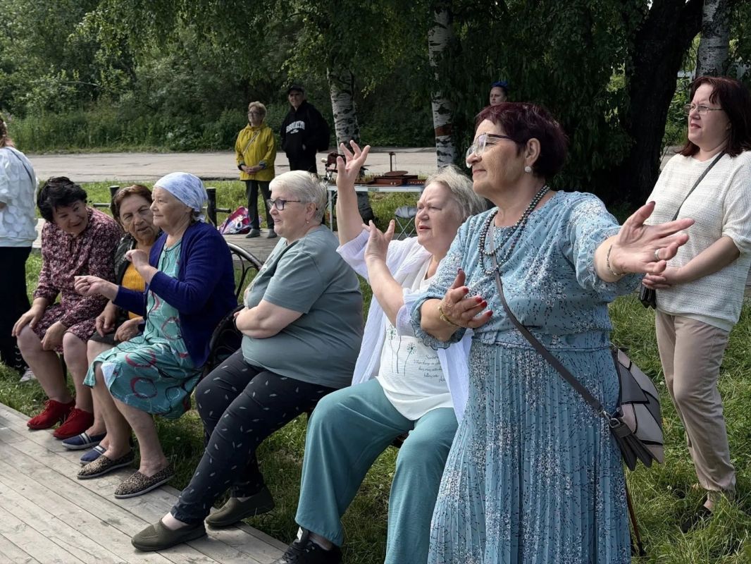 В выходные архангелогородцы отметили сразу два праздника - День Маймаксы и День Бревенника В выходные архангелогородцы отметили сразу два праздника - День Маймаксы и День Бревенника