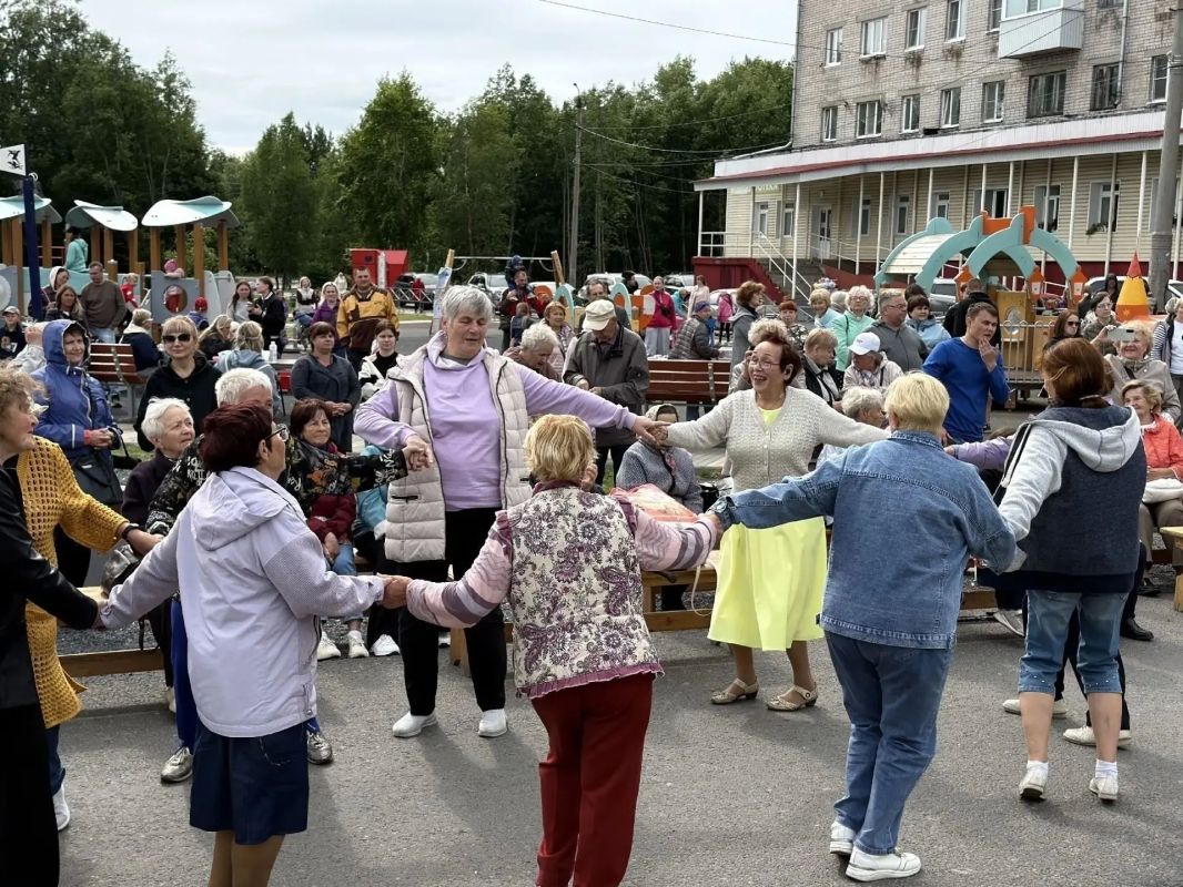 выходные архангелогородцы отметили сразу два праздника — День Маймаксы и День Бревенника! выходные архангелогородцы отметили сразу два праздника — День Маймаксы и День Бревенника!