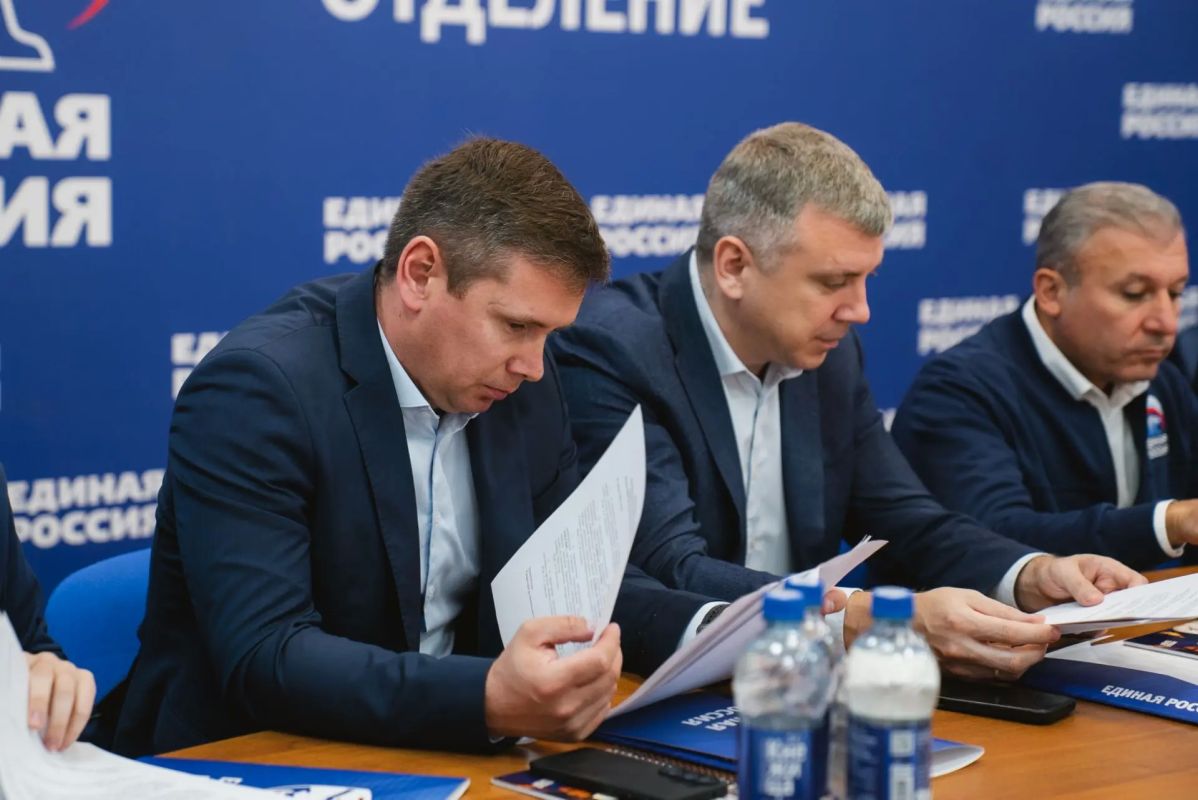 На заседании Президиума Регионального политсовета «Единой России» определили кандидатов для участия в дополнительных выборах депутатов областного Собрания На заседании Президиума Регионального политсовета «Единой России» определили кандидатов для участия в дополнительных выборах депутатов областного Собрания
