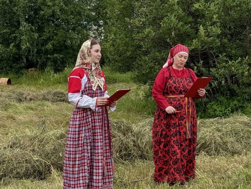 Представьте: аромат свежего сена, тёплое солнце, звонкий смех и творческий азарт Представьте: аромат свежего сена, тёплое солнце, звонкий смех и творческий азарт