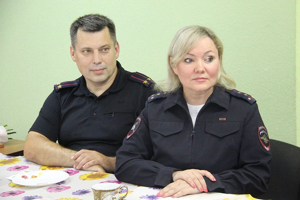 Сегодня в Архангельске в теплом кругу собрались семьи, в которых оба супруга служат в органах внутренних дел Сегодня в Архангельске в теплом кругу собрались семьи, в которых оба супруга служат в органах внутренних дел