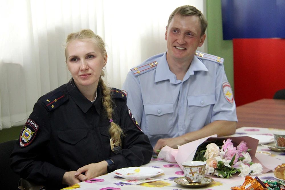Сегодня в Архангельске в теплом кругу собрались семьи, в которых оба супруга служат в органах внутренних дел Сегодня в Архангельске в теплом кругу собрались семьи, в которых оба супруга служат в органах внутренних дел