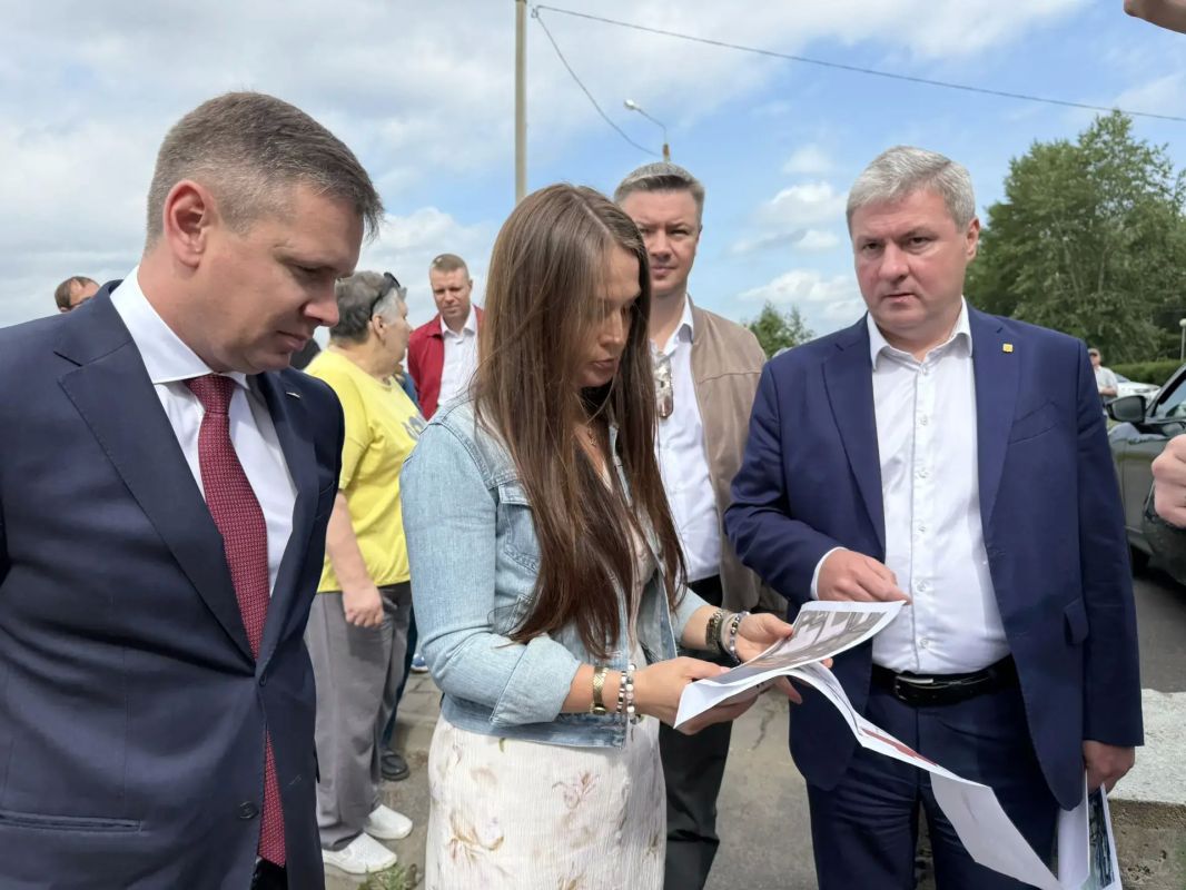 Готовим к благоустройству участок набережной Георгия Седова у здания Северного УГМС - от улицы Маяковского до Беломорской Флотилии Готовим к благоустройству участок набережной Георгия Седова у здания Северного УГМС - от улицы Маяковского до Беломорской Флотилии