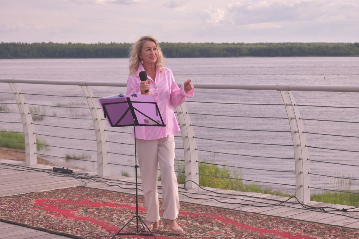 Лето, музыка и северная романтика: в Онежском округе открыли «Музыкальную гостиную» Лето, музыка и северная романтика: в Онежском округе открыли «Музыкальную гостиную»