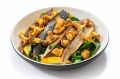 Скумбрия на мангале с лисичками и кабачками