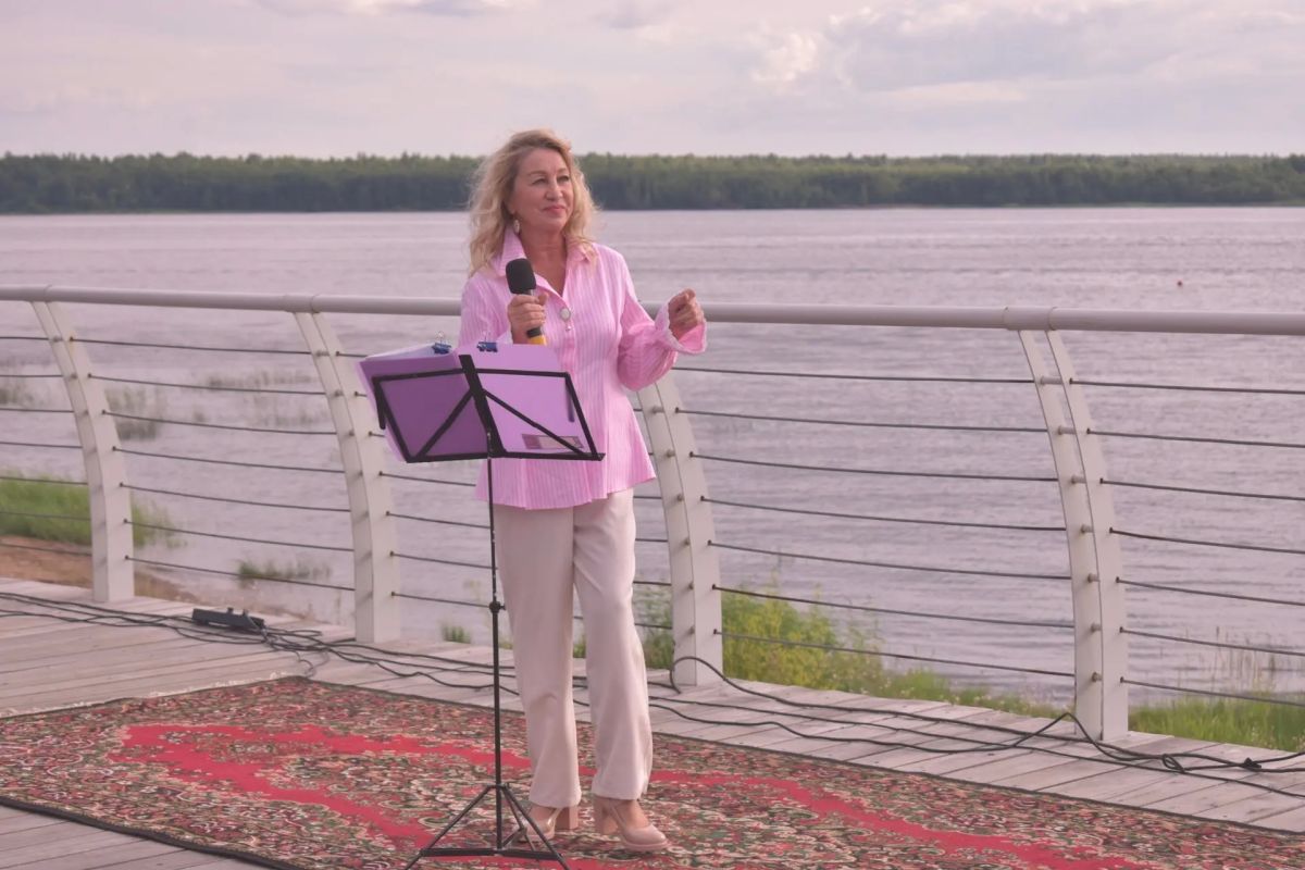 Лето, музыка и северная романтика: в Онежском округе открыли «Музыкальную гостиную» Лето, музыка и северная романтика: в Онежском округе открыли «Музыкальную гостиную»