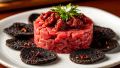 Изысканный говяжий тартар с вялеными томатами: быстро, стильно и вкусно