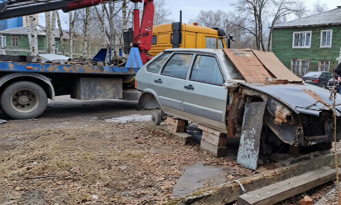 Архангельские дворы и улицы освобождают от автохлама Архангельские дворы и улицы освобождают от автохлама