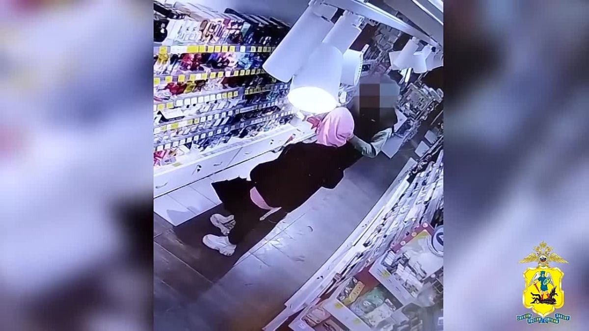 Архангельске задержали криминальный дуэт, подозреваемый в серии краж из магазинов