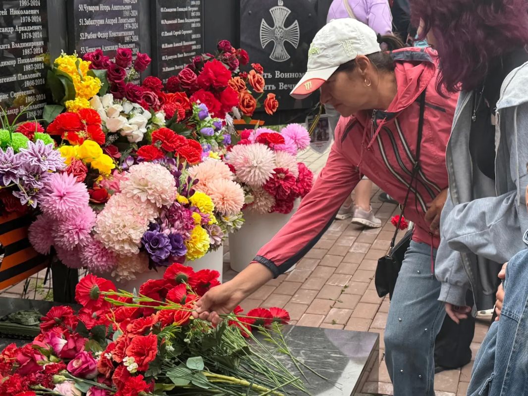 В Онеге открыли мемориальные доски погибшим участникам СВО В Онеге открыли мемориальные доски погибшим участникам СВО