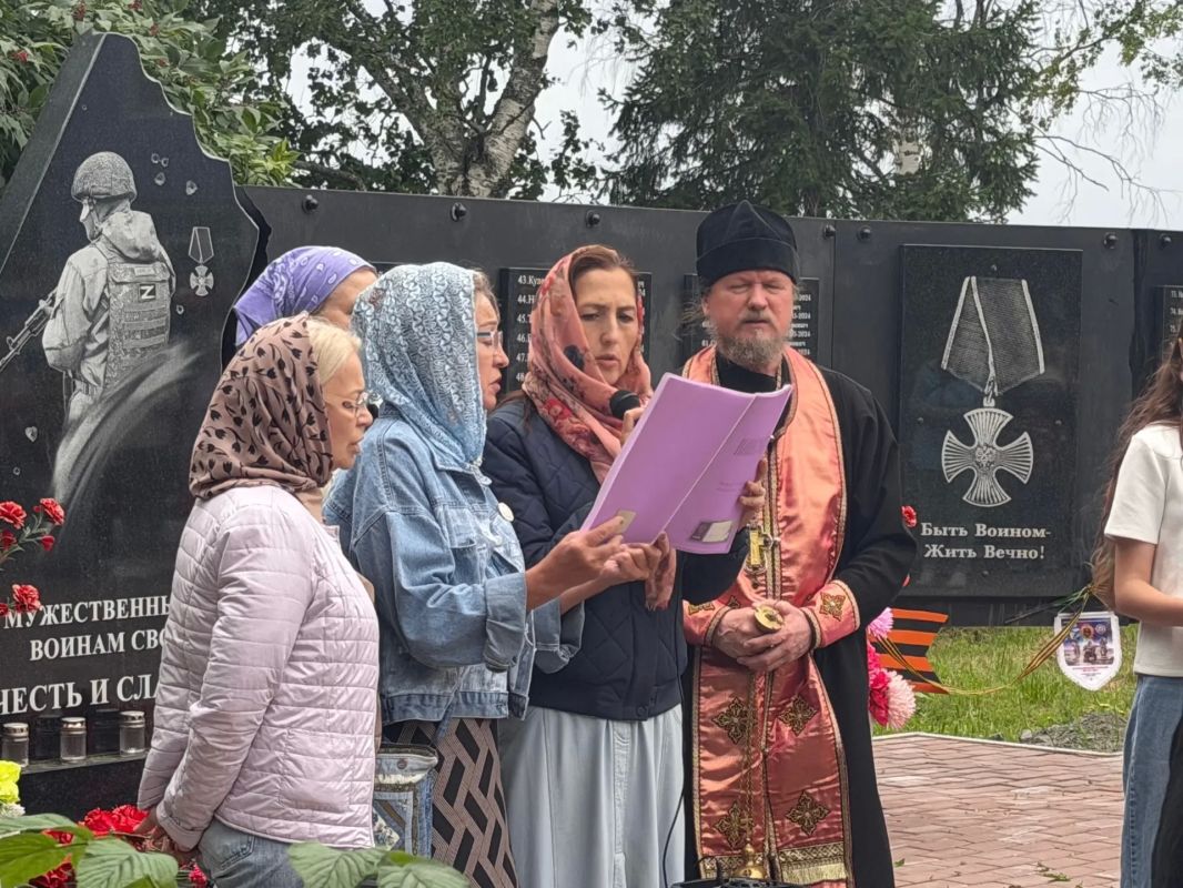 В Онеге открыли мемориальные доски погибшим участникам СВО В Онеге открыли мемориальные доски погибшим участникам СВО
