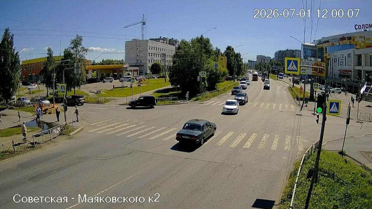 Еще 9 перекрестков города оснащены "умными" видеокамерами Еще 9 перекрестков города оснащены "умными" видеокамерами