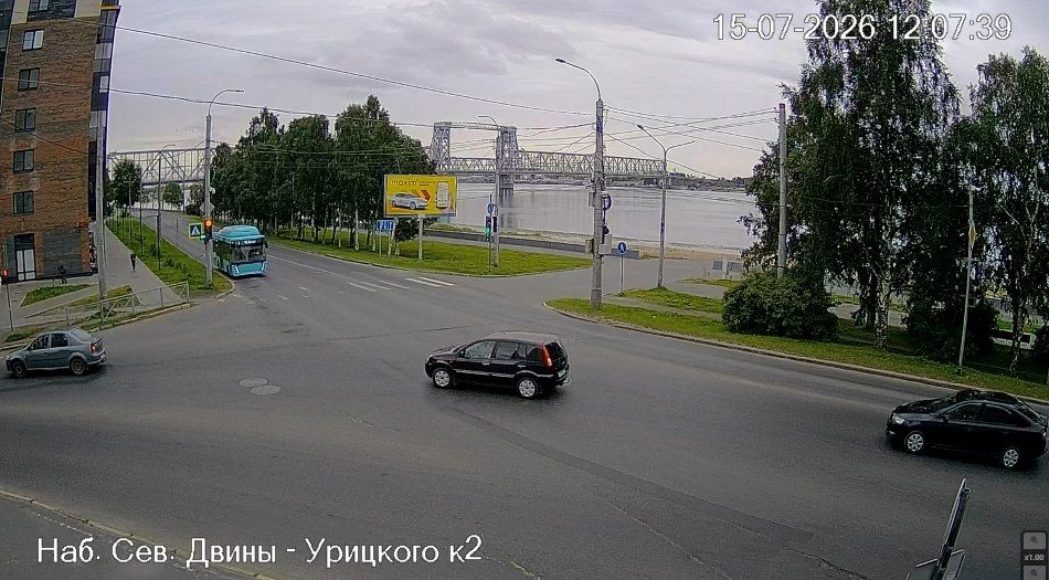 Еще 9 перекрестков города оснащены "умными" видеокамерами Еще 9 перекрестков города оснащены "умными" видеокамерами