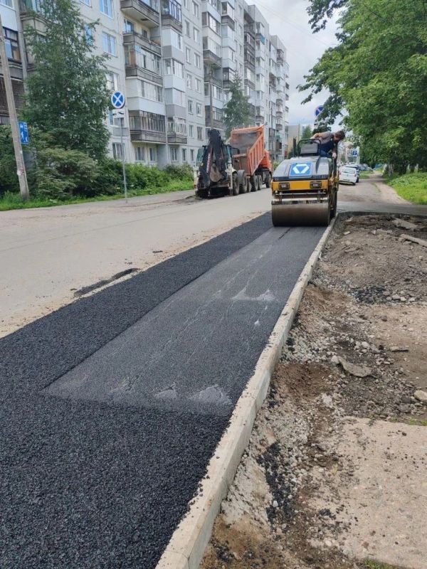 В Архангельске продолжаются ремонты тротуаров и дворовых проездов В Архангельске продолжаются ремонты тротуаров и дворовых проездов